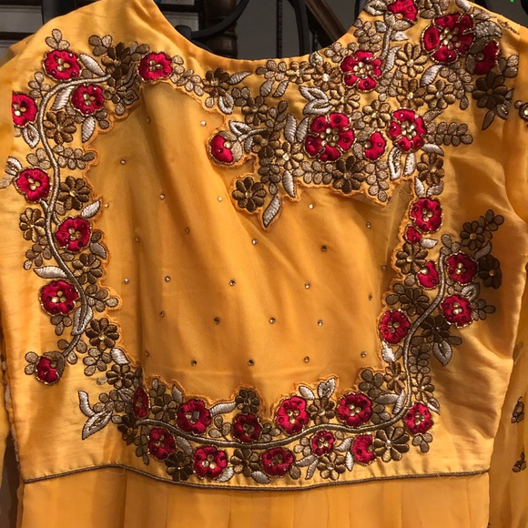 Indian dress - Picture 5 of 5